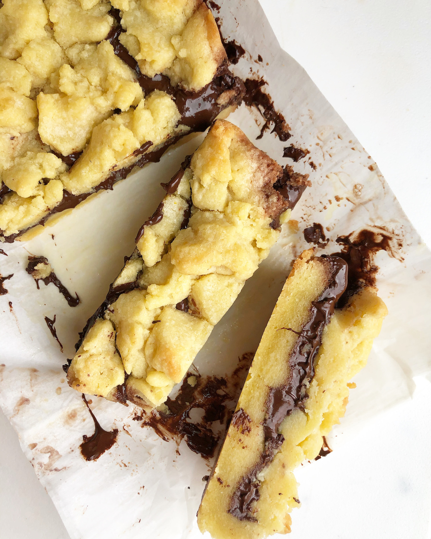 shortbread and chocolate pie bars