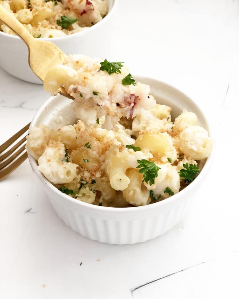 Lobster mac and cheese with fork