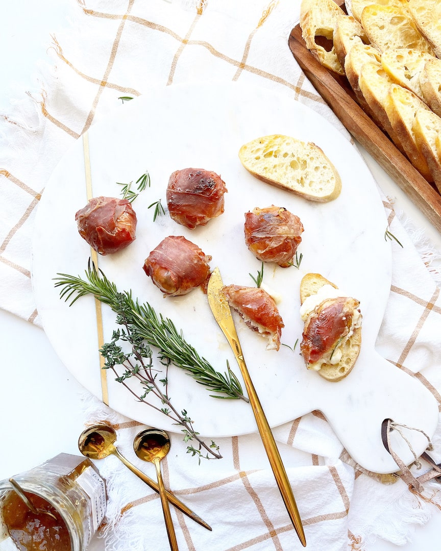 Mini Baked Brie Appetizer With Fig and Prosciutto
